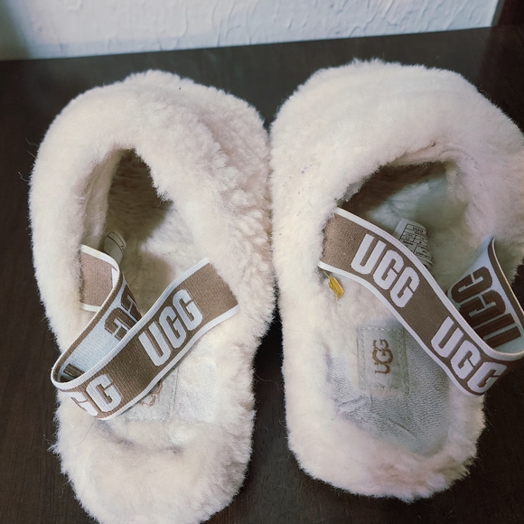 UGG Fluffy White Slippers - Picture 3 of 5